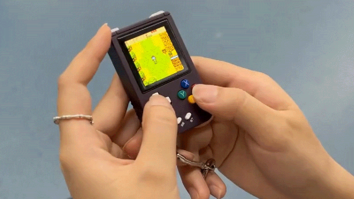 Το RG Nano είναι ένα Game Boy κλωνοποιεί το μέγεθος ενός πακέτου τσίχλας
