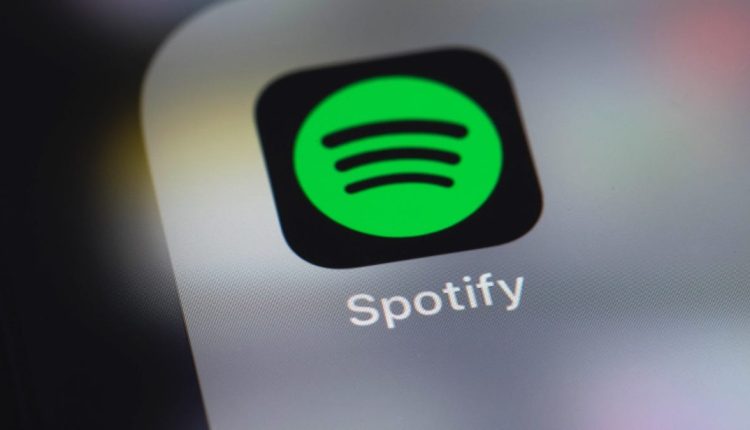 Το Spotify εκκαθαρίζει τραγούδια που δημιουργήθηκαν από AI που ακούγονται από AI Bots
