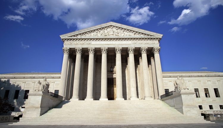 Το Ανώτατο Δικαστήριο αποφαίνεται υπέρ του Twitter και της Google, αποφεύγοντας προς το παρόν το ζήτημα του άρθρου 230
