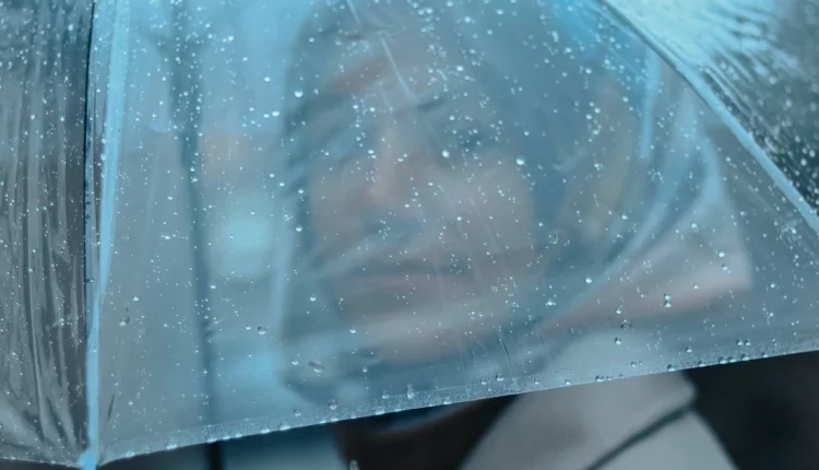 Το πρώτο δελτίο καιρού για βροχή πλαστικών είναι γεγονός