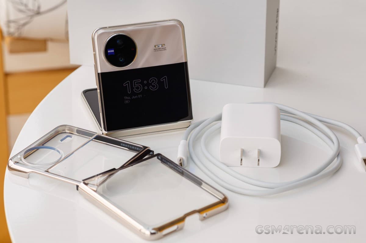 vivo X Flip κριτική