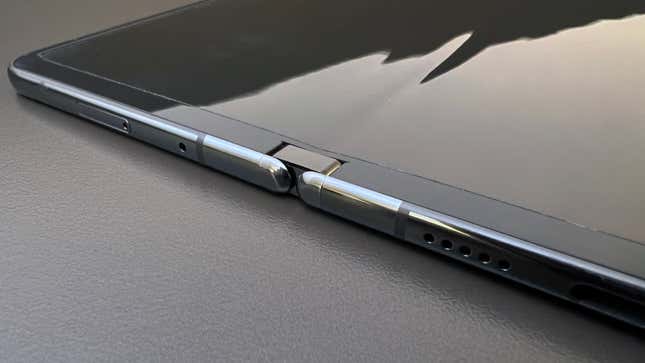 The Pixel Fold’s steel hinge supports its ‘friction fluid’ unfolding action. It holds sturdy in tabletop mode and when flat, but time will tell whether the hinge holds up.