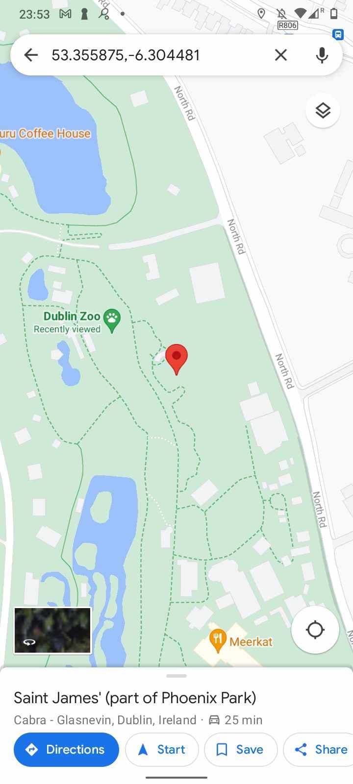 Μια επιλεγμένη καρφίτσα στην εφαρμογή Google Maps για smartphone