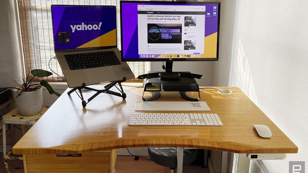 Uplift standing desk