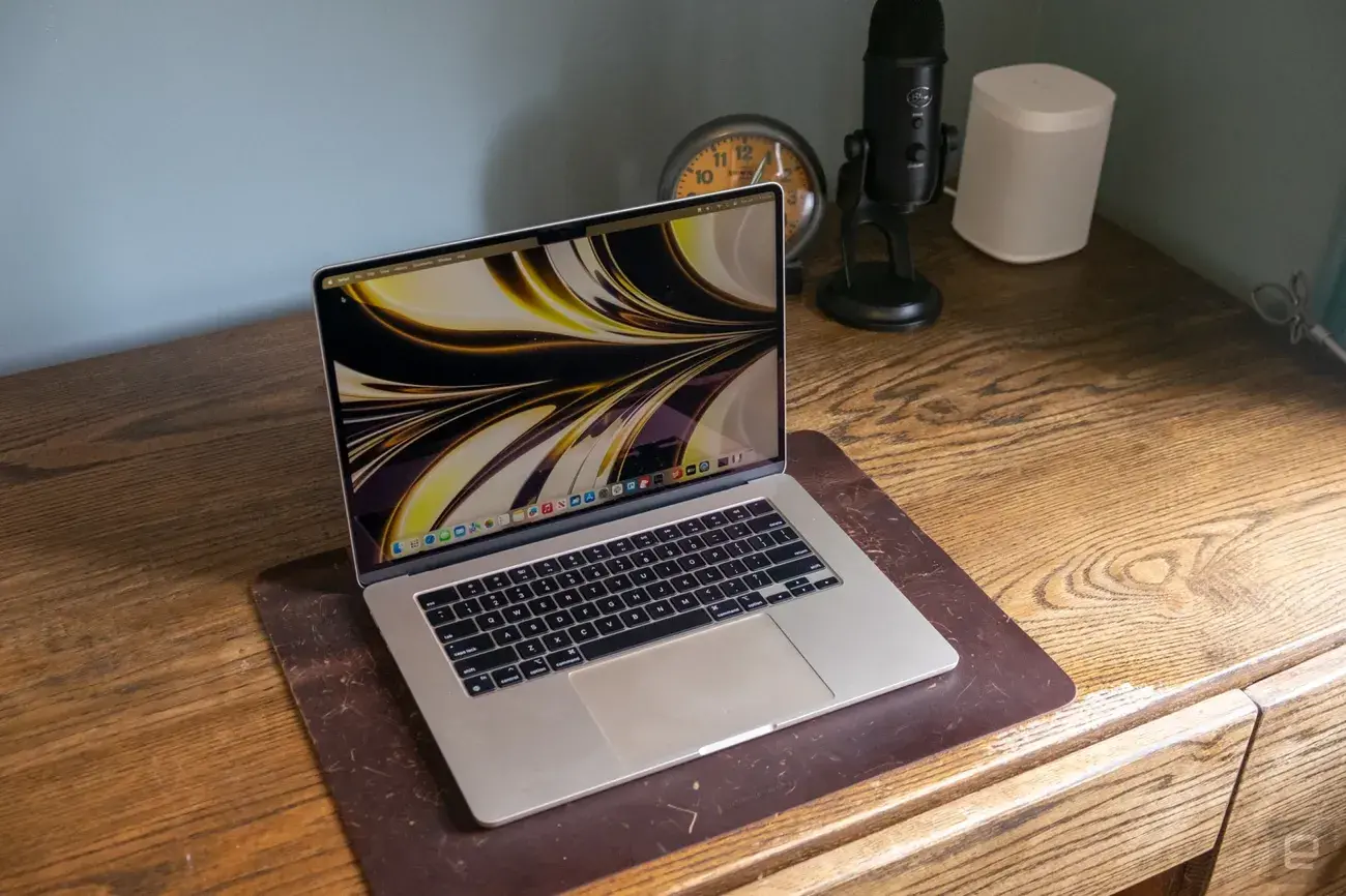 Apple MacBook Air (15 ιντσών, M2)