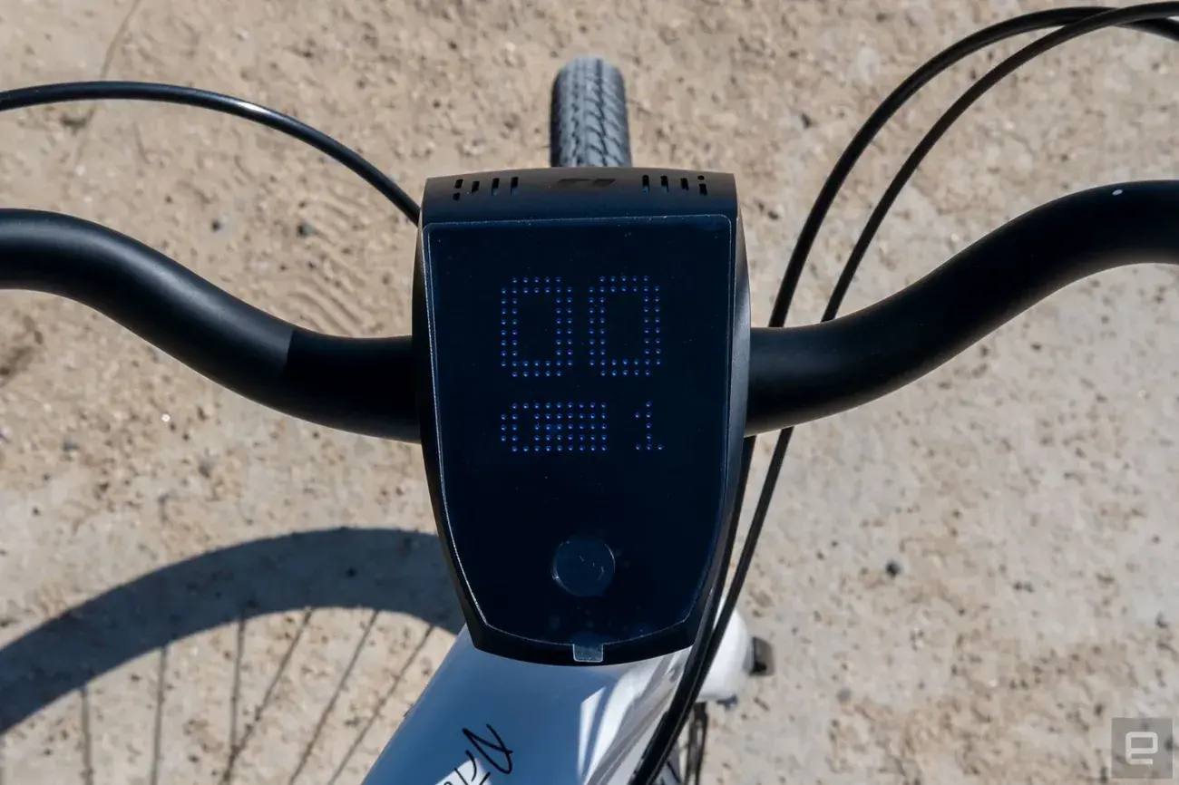 Υπολογιστής βόλτας με ηλεκτρονικό ποδήλατο Urtopia.