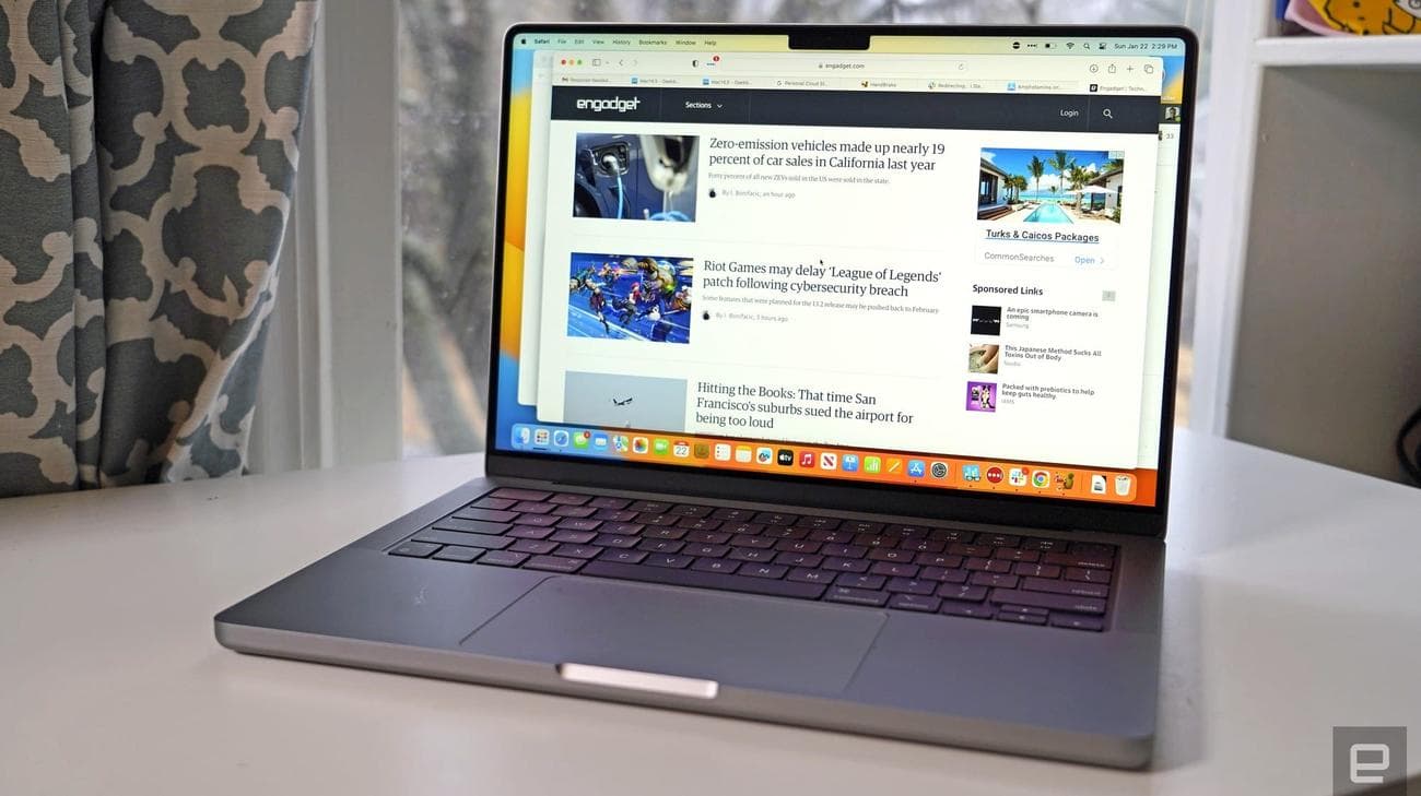 Apple 2023 MacBook Pro M2 Pro