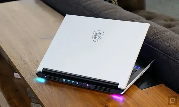 Εικόνα του πίσω μέρους του MSI Stealth Studio.