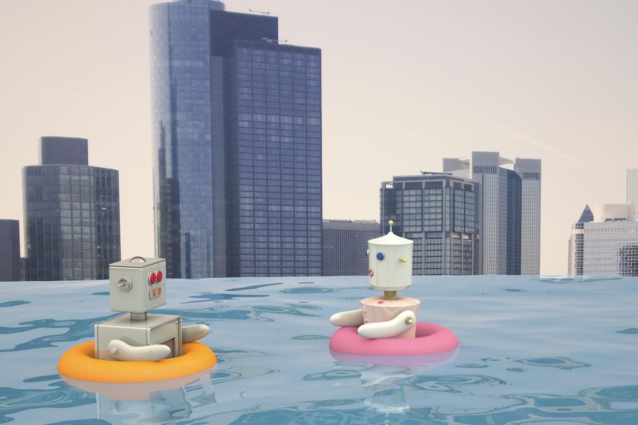 Αρσενικό και θηλυκό ρομπότ με αιωρούμενα λάστιχα που κολυμπούν στην πισίνα μπροστά από τον ορίζοντα της πόλης, τρισδιάστατη απόδοση