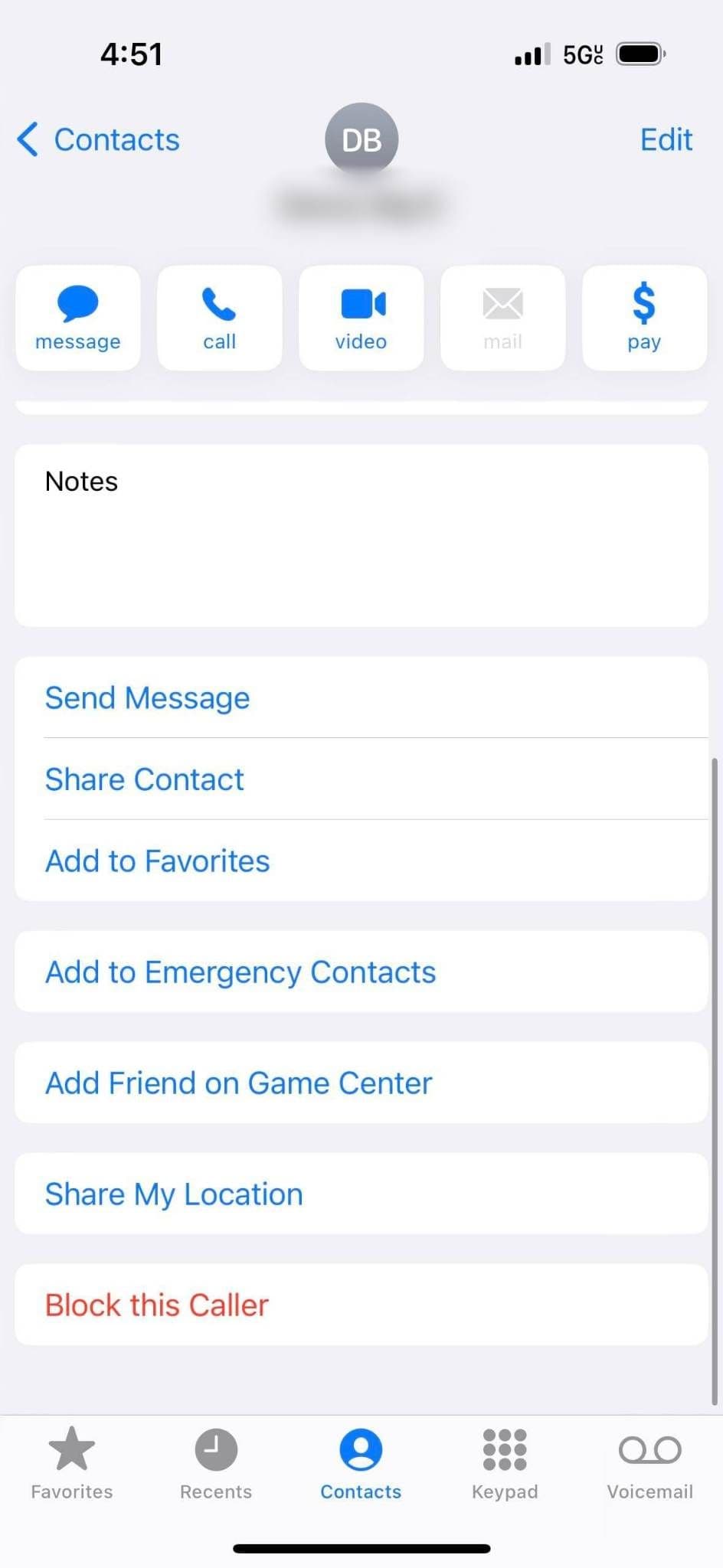 Το στιγμιότυπο οθόνης δείχνει μια μεμονωμένη σελίδα επαφής στο iOS.
