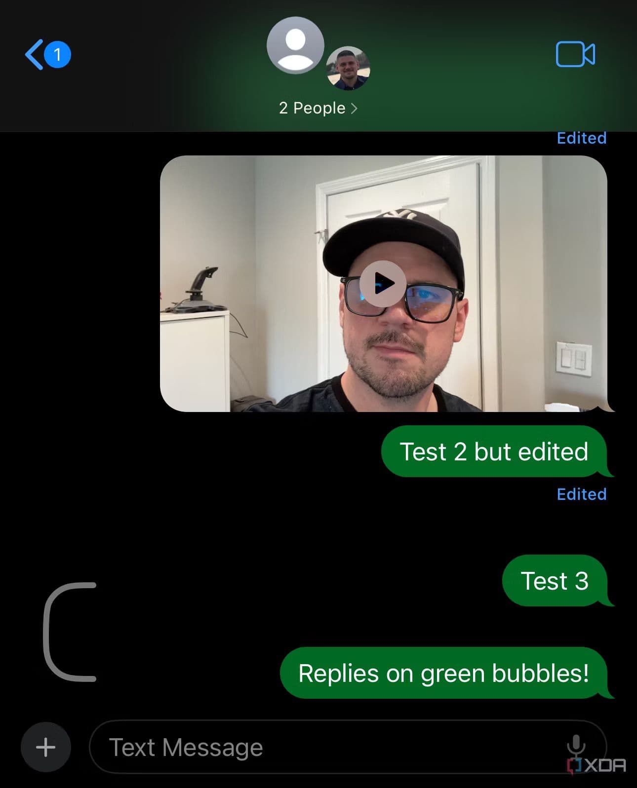 Στιγμιότυπο οθόνης της εφαρμογής iMessage iOS 17 που δείχνει μια μεταφόρτωση βίντεο υψηλής ποιότητας