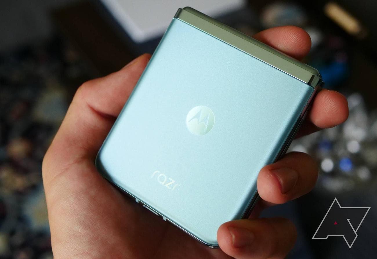 moto-razr-plus-review-03