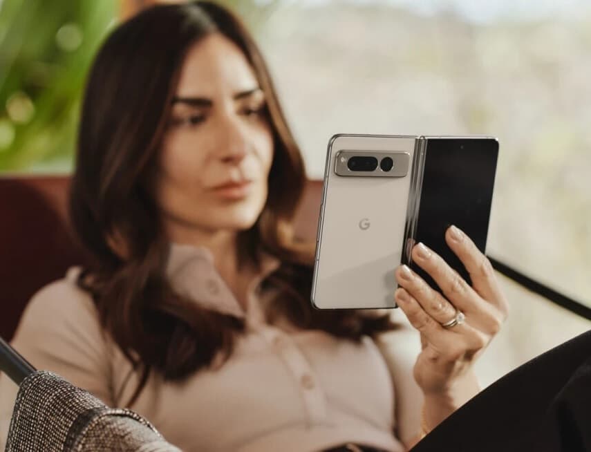 Εκτός από το Pixel Fold, δεν φαίνεται να υπάρχει πολύ πάθος από την Google για τα τηλέφωνα Pixel της - το Grass είναι πιο πράσινο από την άλλη πλευρά.  Σκέφτονται οι χρήστες Pixel να αλλάξουν στο iPhone;