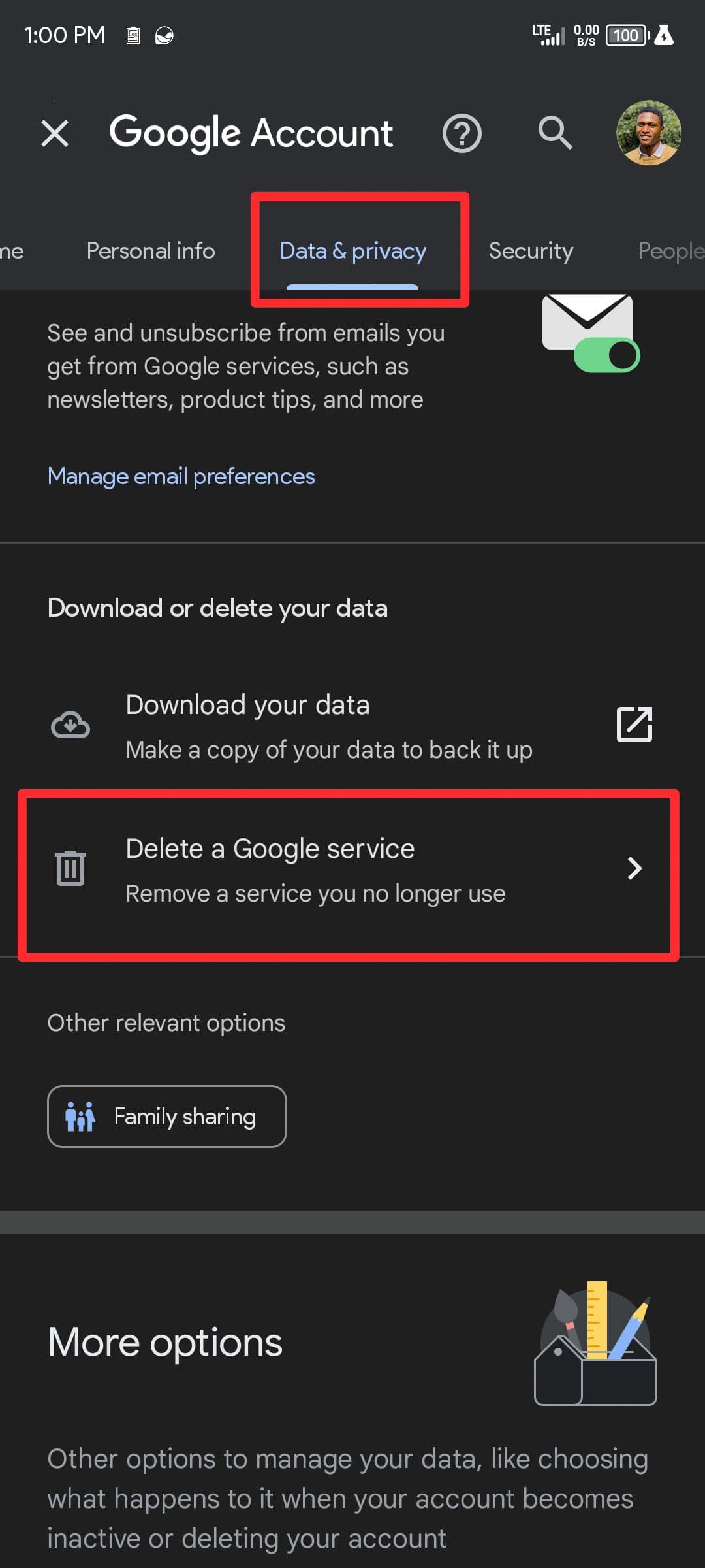 Επισήμανση σελίδας ρυθμίσεων λογαριασμού Google Διαγραφή υπηρεσίας Google από την καρτέλα Δεδομένα και απόρρητο