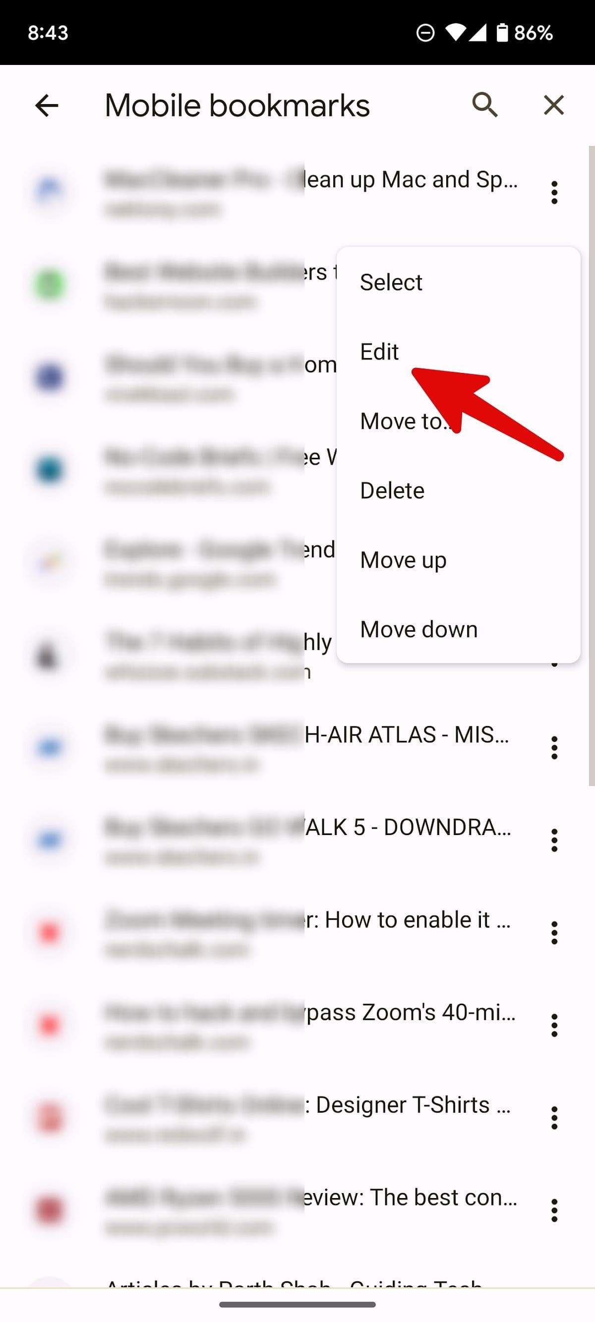 Ένα κόκκινο βέλος που δείχνει την επιλογή επεξεργασίας αφού πατήσετε τις τρεις τελείες δίπλα σε έναν σελιδοδείκτη στην εφαρμογή Google Chrome Android