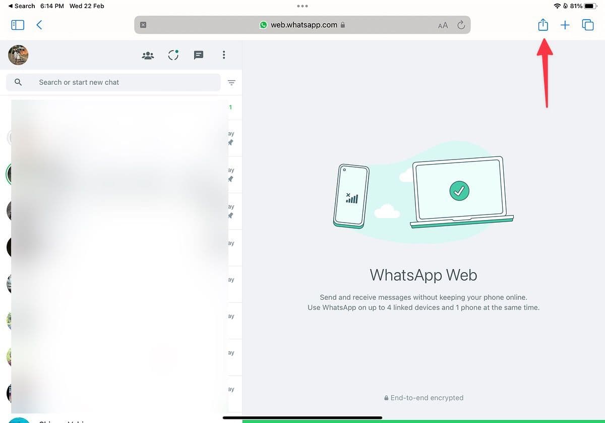 Ένα στιγμιότυπο οθόνης του WhatsApp Web στο iPad δείχνει ένα βέλος που δείχνει το κουμπί κοινής χρήσης του Safari.