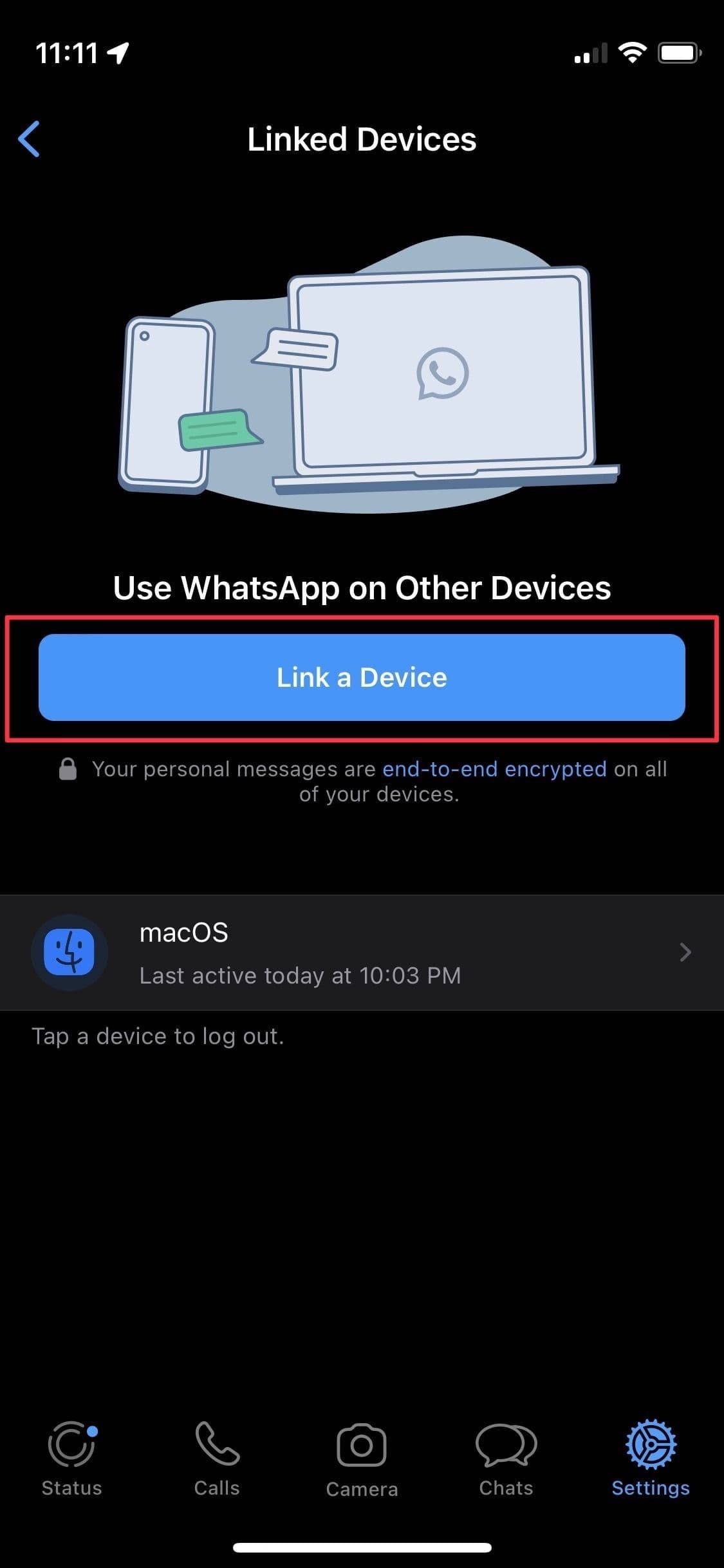 Ένα στιγμιότυπο οθόνης της εφαρμογής WhatsApp iPhone δείχνει ένα περίγραμμα γύρω από το κουμπί Συνδεδεμένη συσκευή.