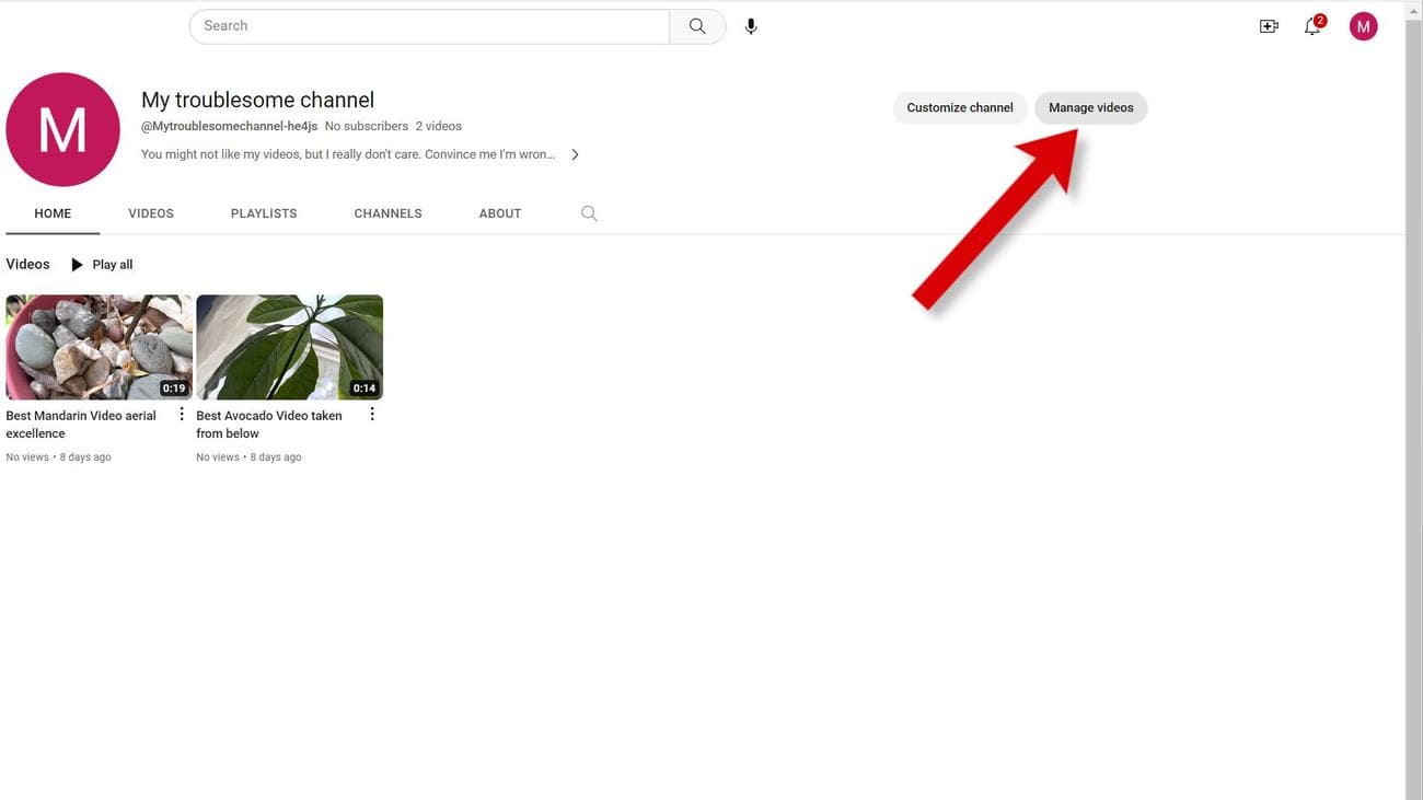 Ένα στιγμιότυπο οθόνης του YouTube σε ένα πρόγραμμα περιήγησης με ένα βέλος που δείχνει στη Διαχείριση βίντεο.
