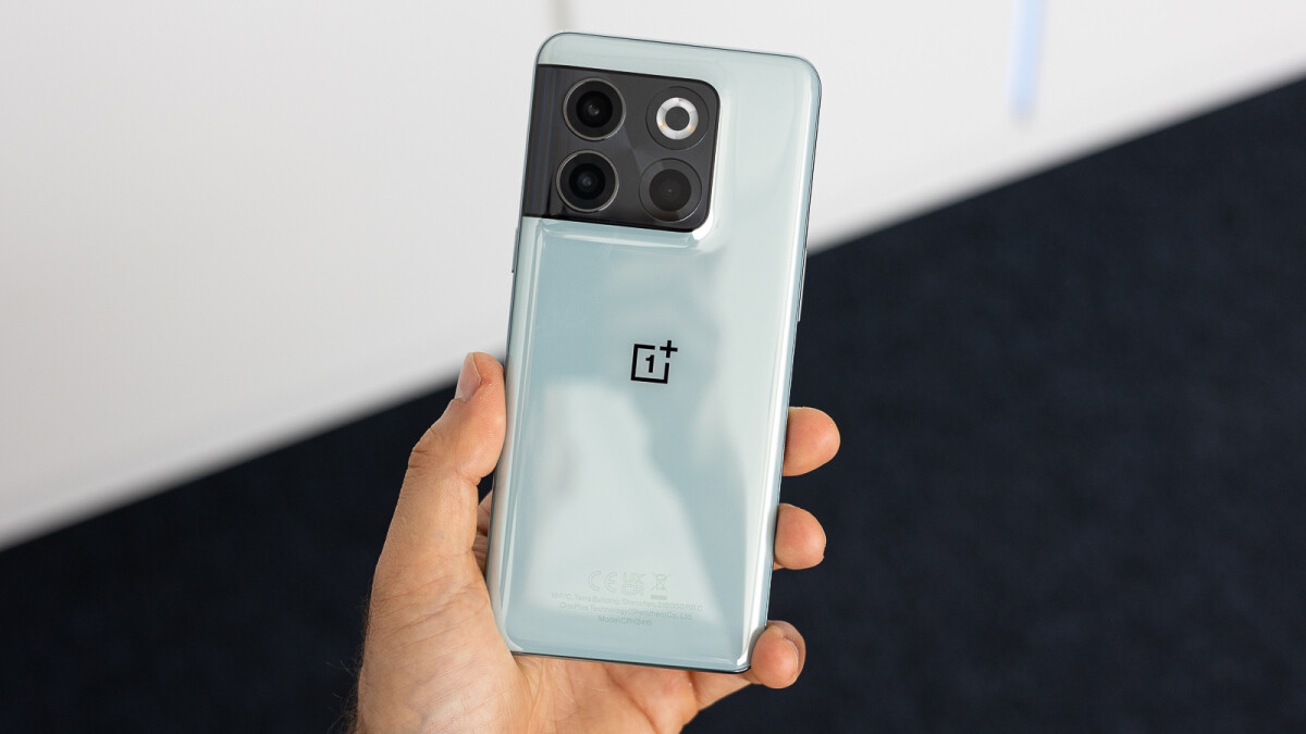 Huge discount and freebie make the budget OnePlus 10T flagship even more appealing than ever