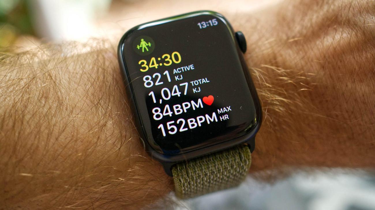 Κάποιος μετέτρεψε ένα σπασμένο Apple Watch σε μηχανικό ρολόι

