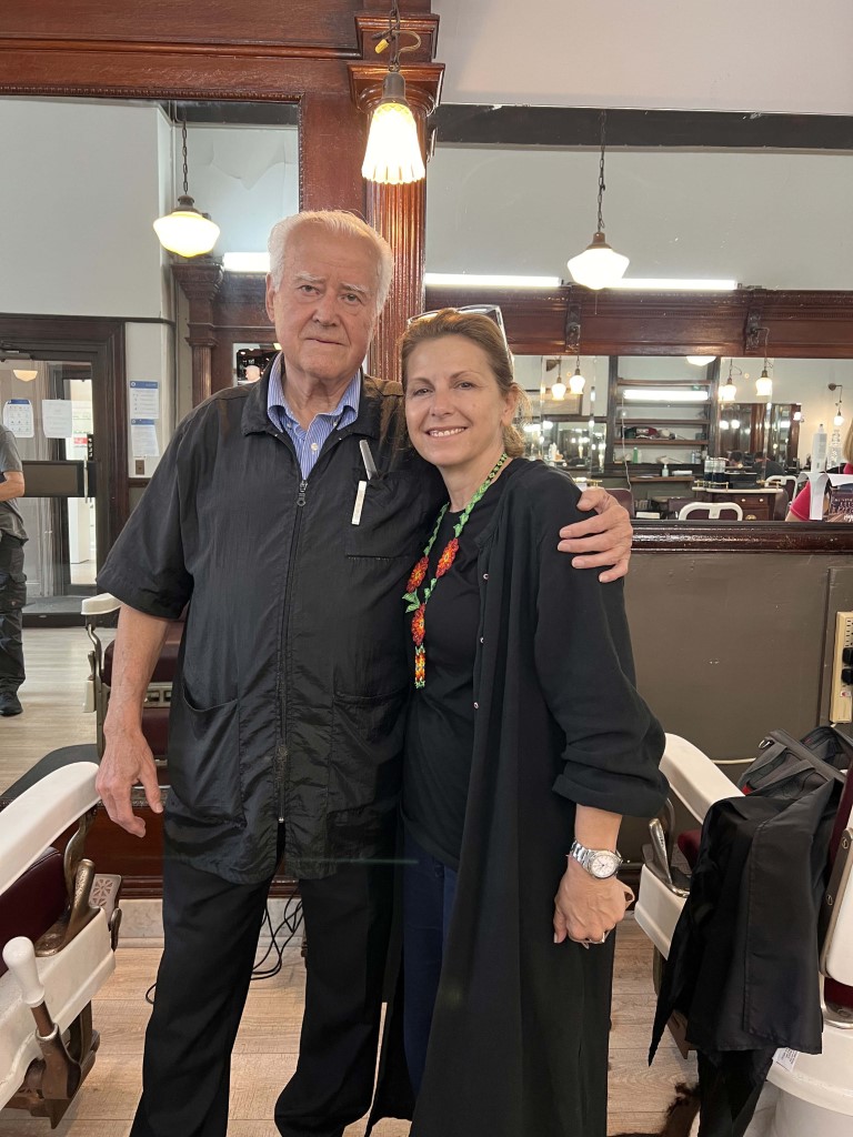 Με τον Γιώργο Παπαλυμπέρη ίσως τον πιο γνωστό έλληνα κουρέα στην Αμερική