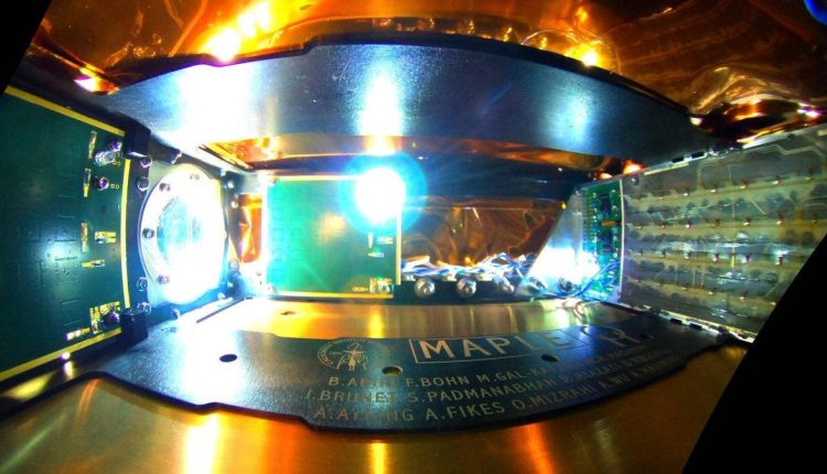 Οι επιστήμονες εκπέμπουν για πρώτη φορά ηλιακή ενέργεια με βάση το διάστημα στη Γη
