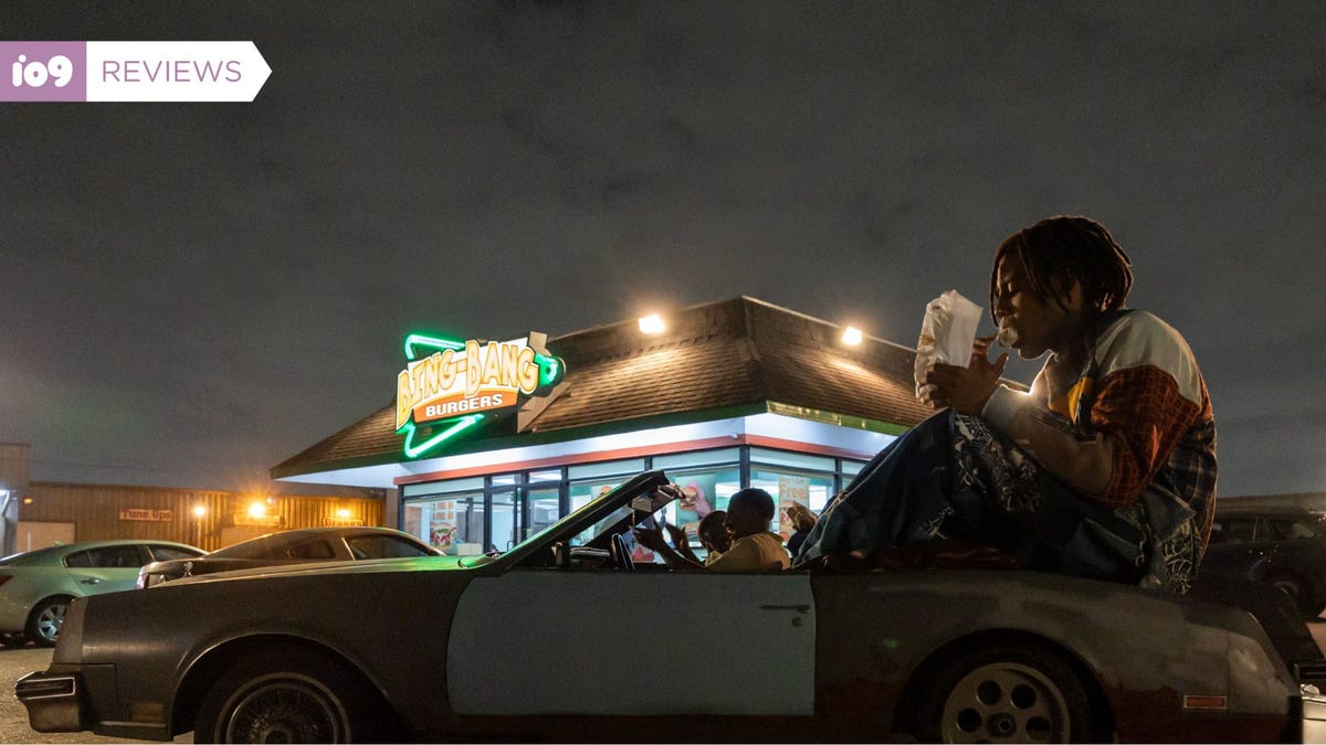 Σουρεαλιστική, Moving Prime σειρά βίντεο
