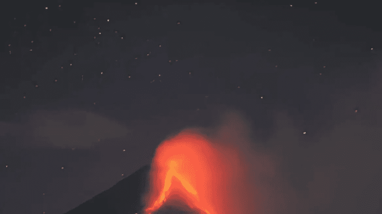 Συναγερμός στις Φιλιππίνες-Ξύπνησε το ηφαίστειο Μαγιόν