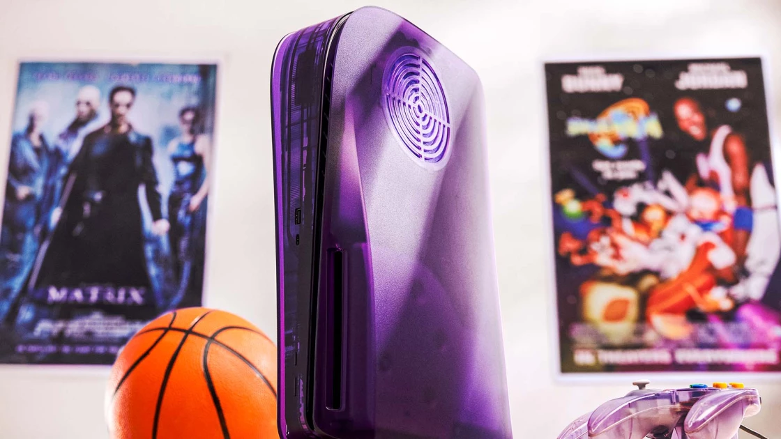 Τα νέα plates της dbrand θέλουν να μεταμορφώσουν το PS5 σα να βγήκε από τα ‘90s (ΦΩΤΟ)