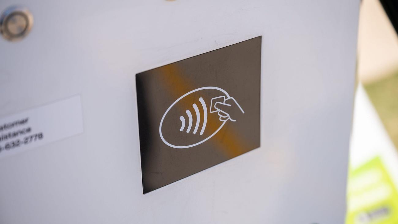 Τι είναι το NFC στο Android και πώς μπορώ να το χρησιμοποιήσω;
