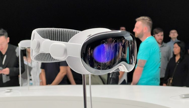 Το Apple Vision Pro είναι «Παράξενες μέρες» για τους χωρικούς υπολογιστές
