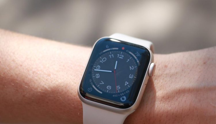 Το Apple Watch SE επιστρέφει στην πώληση για 219 $
