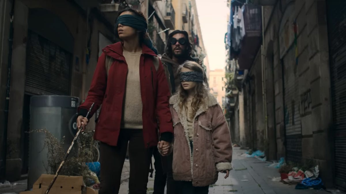 Το Bird Box Barcelona φέρνει τον τυφλό τρόμο στην Ισπανία
