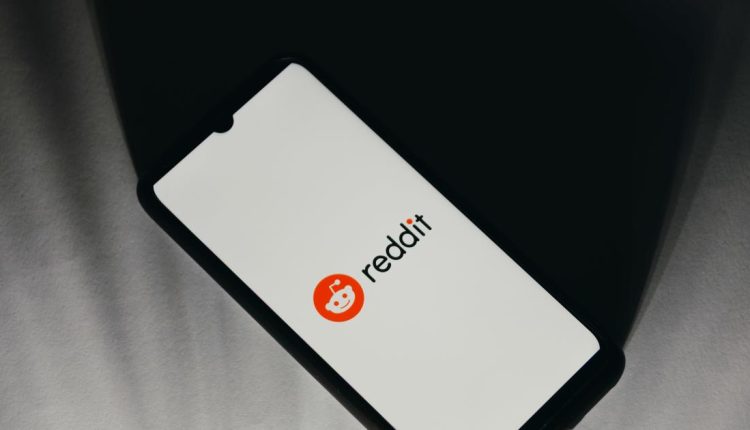 Το Reddit βλέπει περισσότερες από 6.000 κοινότητες να «σκοτεινιάζουν» σε ένδειξη διαμαρτυρίας για τις αλλαγές στο API
