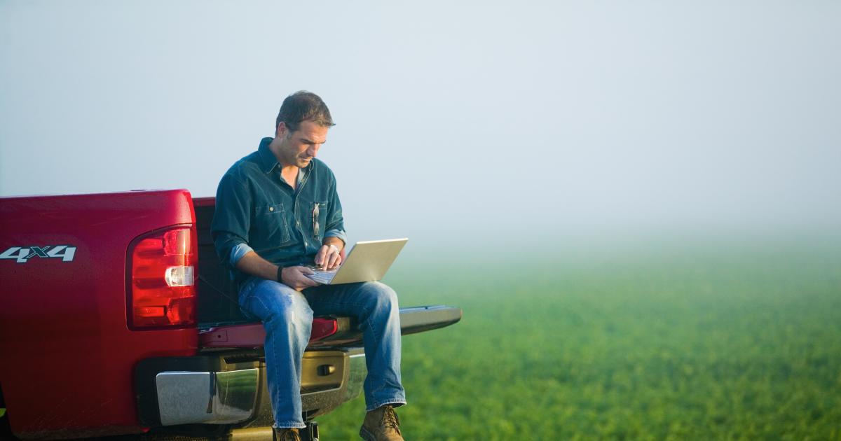 Το ευρυζωνικό πρόγραμμα της κυβέρνησης Μπάιντεν, ύψους 42 δισεκατομμυρίων δολαρίων, ξεκινά επιτέλους