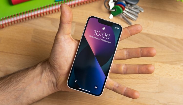 Το συμπαγές iPhone 13 mini powerhouse της Apple μπορεί να γίνει δικό σας με 200 $ στη Walmart αυτή τη στιγμή
