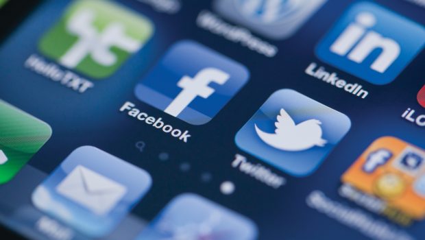 Ψηφιακό αποτύπωμα: Καθαρίστε τα μέσα κοινωνικής δικτύωσης και τους κωδικούς πρόσβασης