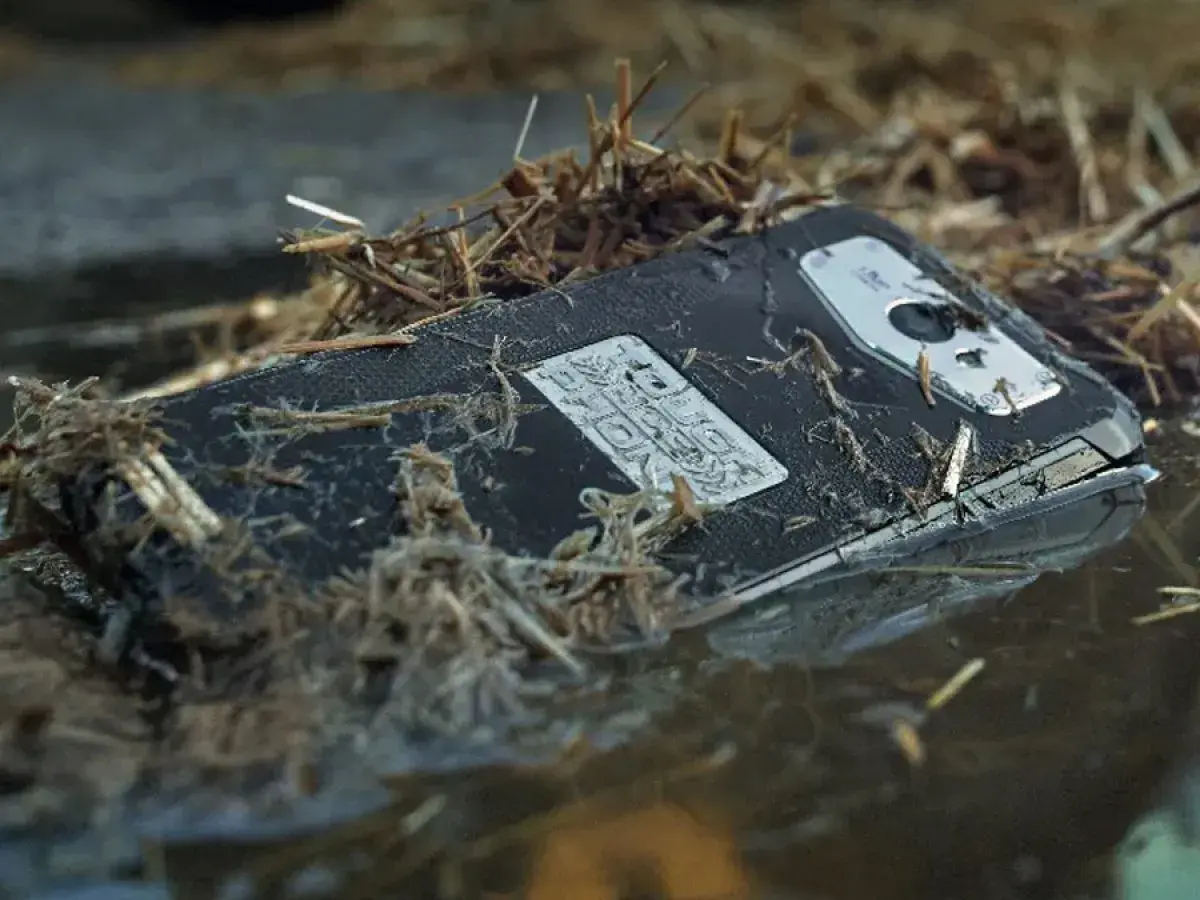 ανακοίνωσε τα Toughphone και Toughphone Max