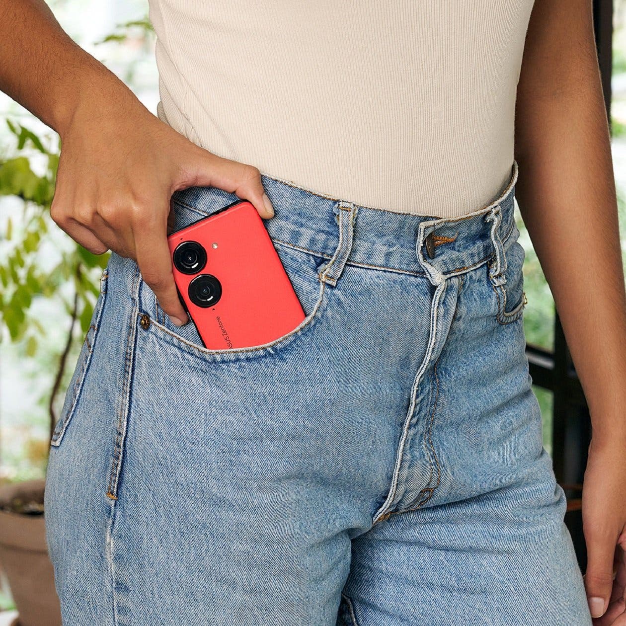 επίσημο με AMOLED 144Hz, SD8 Gen 2 SoC και αδιάβροχο σώμα IP68