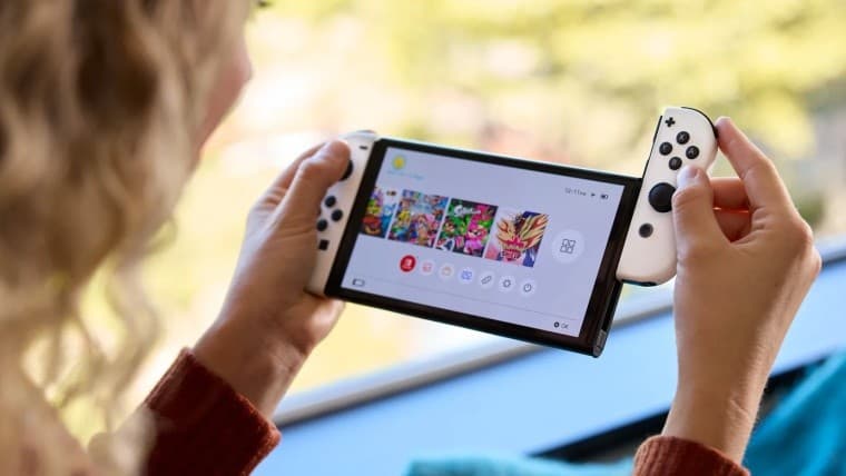 Nintendo Switch OLED with joycon