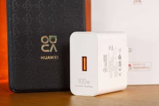 Αποσυσκευασία του Huawei nova 11 Pro