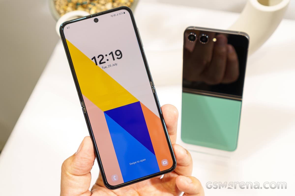 Συγκριτική αξιολόγηση Samsung Galaxy Z Fold5 και Z Flip5