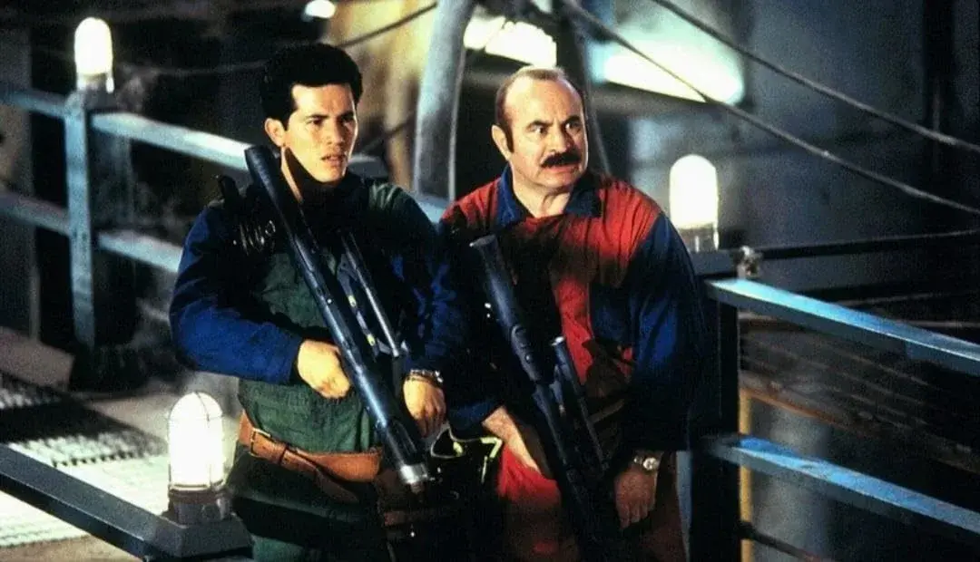 Ο Bob Hoskins και ο John Leguizamo παρουσιάζονται να παίζουν τον Mario & Luigi στην κινηματογραφική μεταφορά του 1993 του παιχνιδιού.