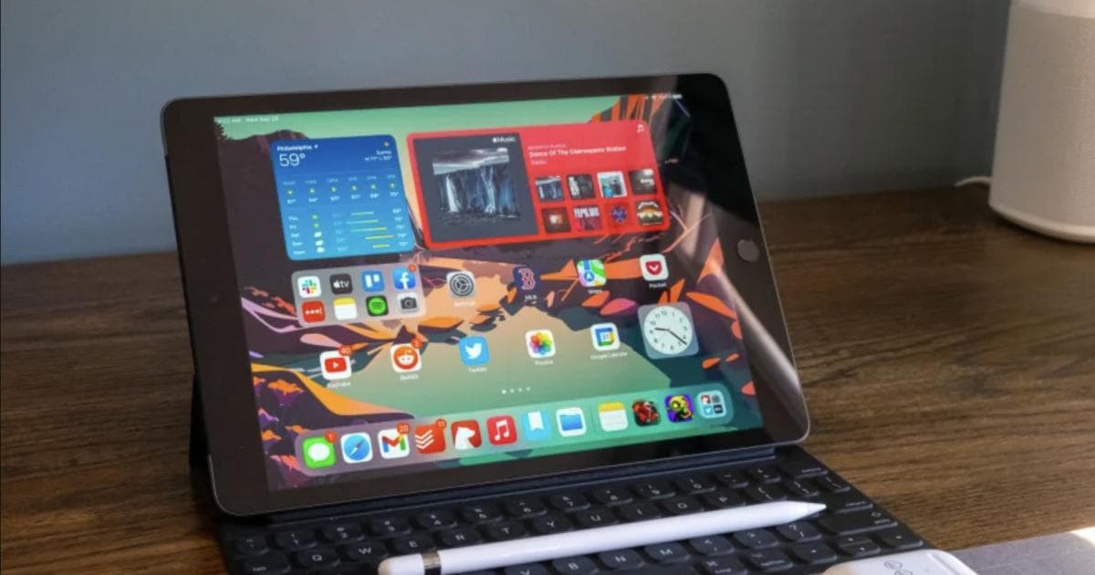 Apple's 10.2-inch iPad drops back to $250, plus the rest of the week's best tech deals