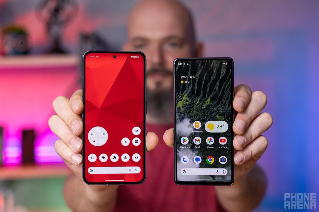Homescreen battles (Image credit - PhoneArena) - Nothing Phone (2) vs Google Pixel 7: budget, with character
