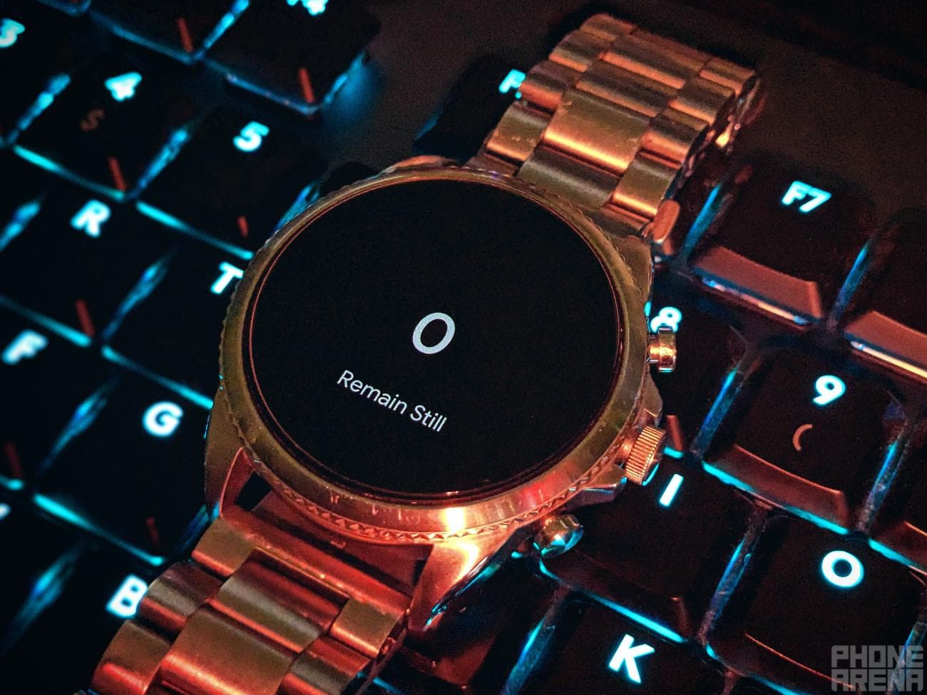 Έμεινε έτσι μέχρι να τελειώσει η μπαταρία.  Κανένα σχόλιο.  |  Πίστωση εικόνας&nbsp;— PhoneArena - Το Fossil Gen 6 κυριολεκτικά με έκανε να κάψω και αυτό δεν είναι κάποιου είδους δήλωση μόδας