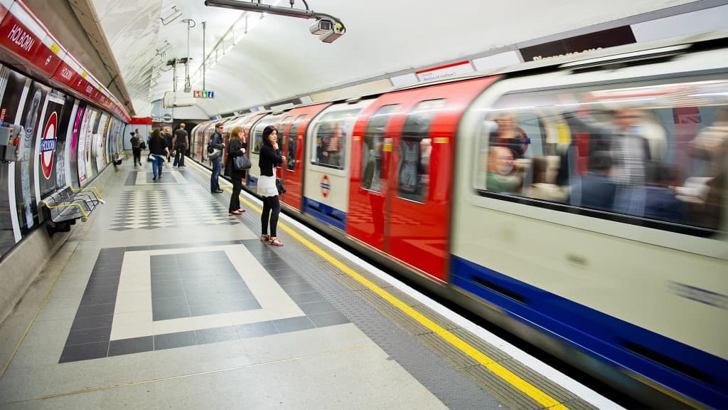 TRAINS THAT CHANGED THE WORLD Cities 1