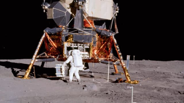 The Day We Walked On The Moon 10 640x360 1