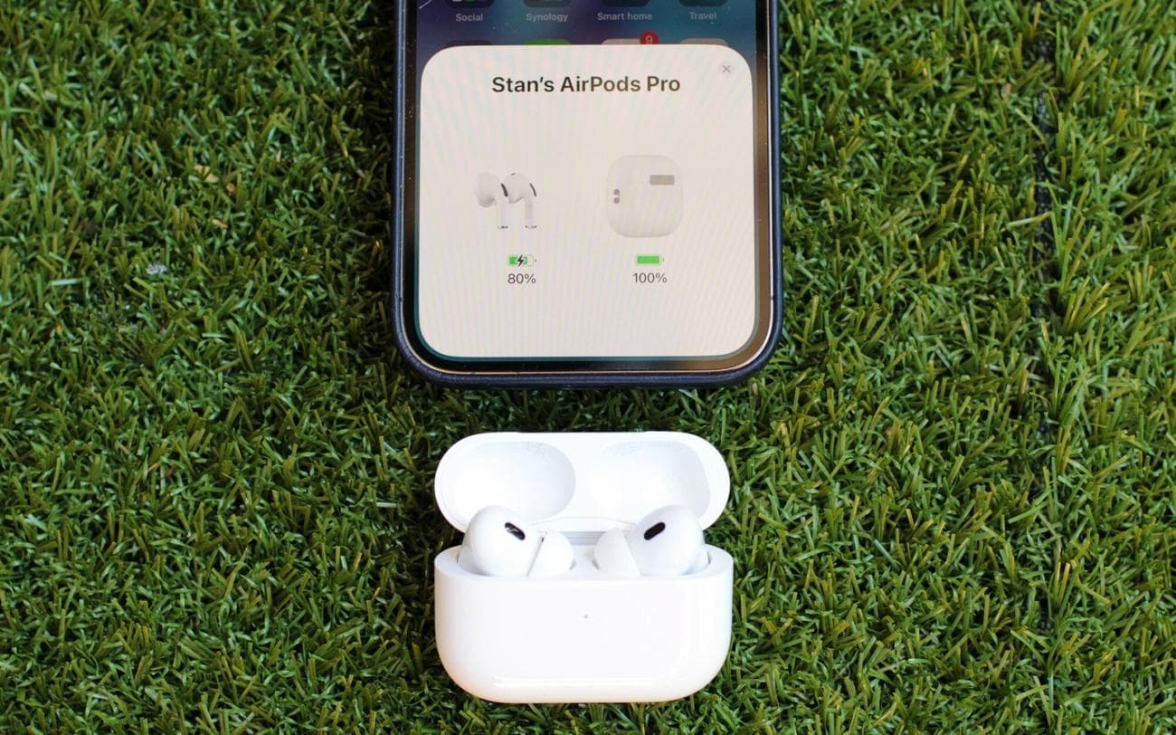Apple AirPods Pro 2 και iPhone 