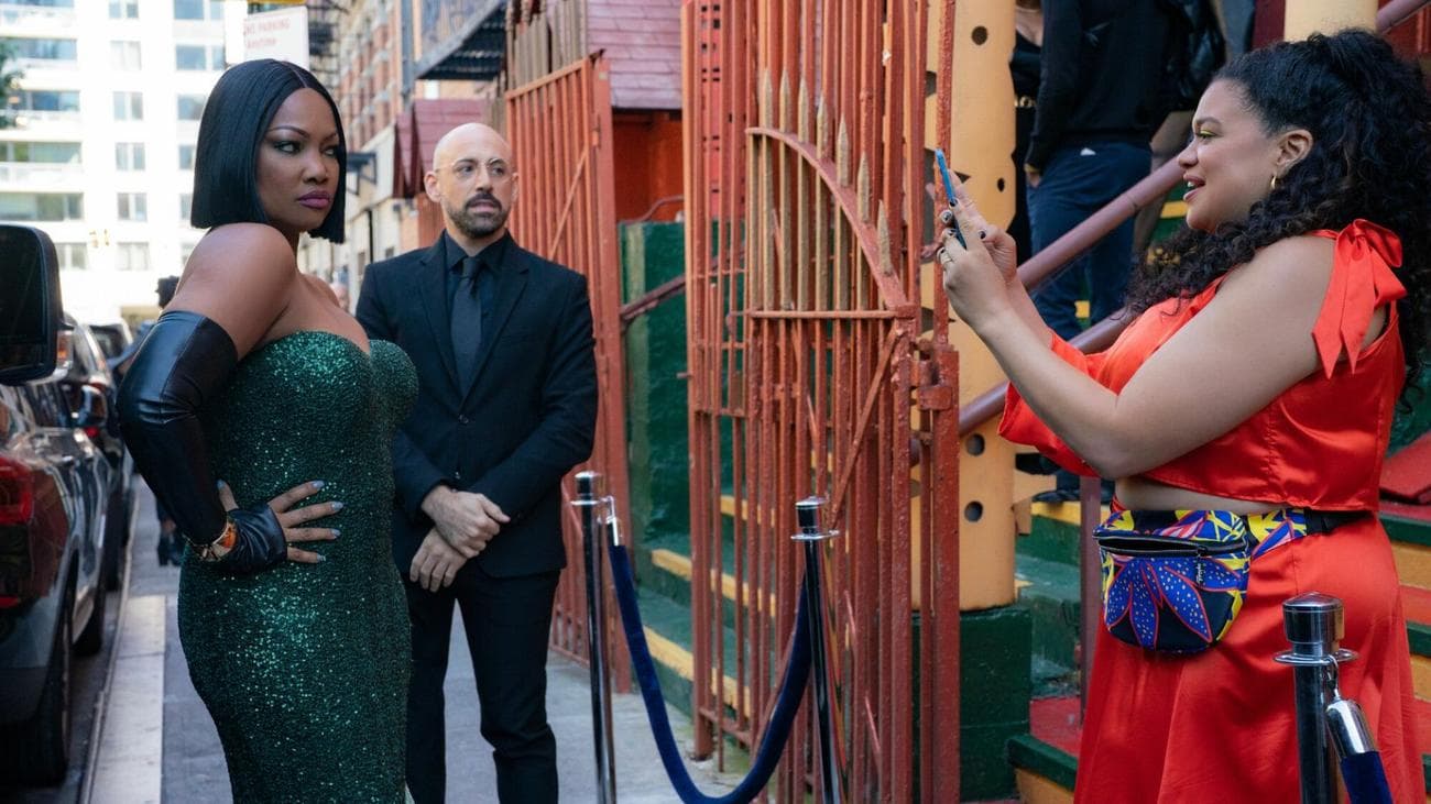 Ο Garcelle Beauvais ποζάρει για τη Michelle Buteau 